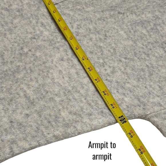 NEW Time and Tru Deep V-Neck Cozy Extremely Soft Sweater Color Oatmeal Size XL - Picture 10 of 11